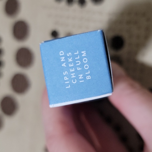 COPY - Bloomeffects Tulip Tint Lip & Cheek Balm Crispa Coral Hydrating Tint 13 … - Picture 4 of 6